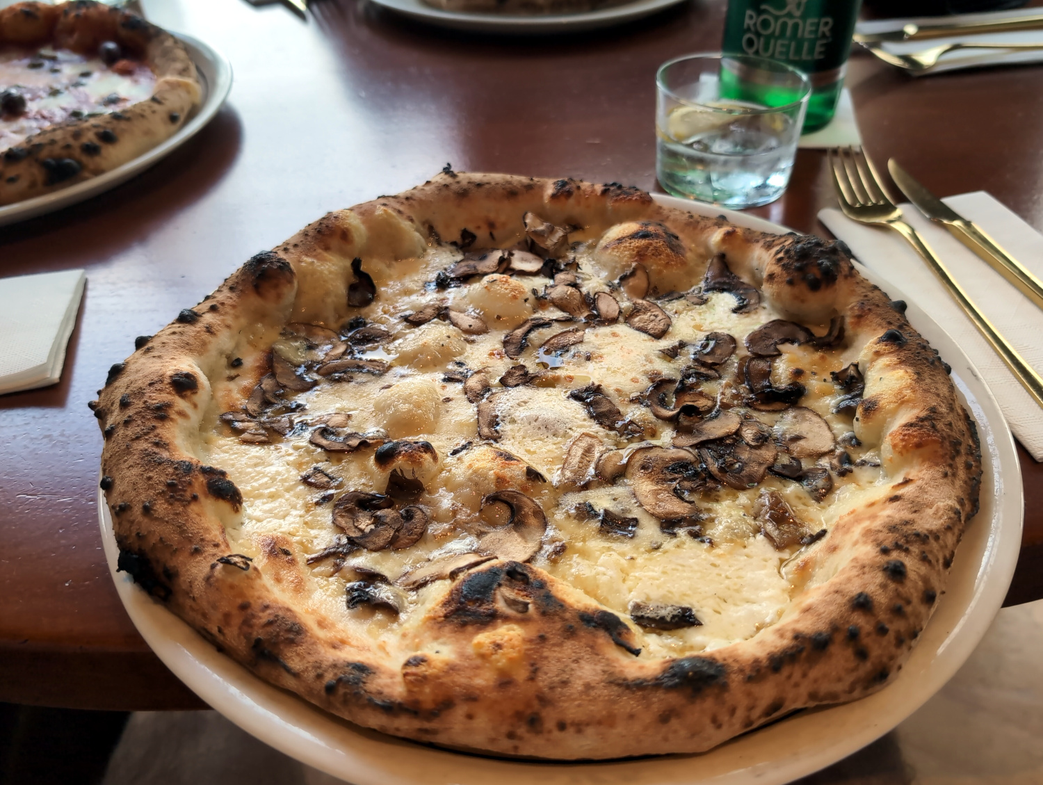 Truffle pizza