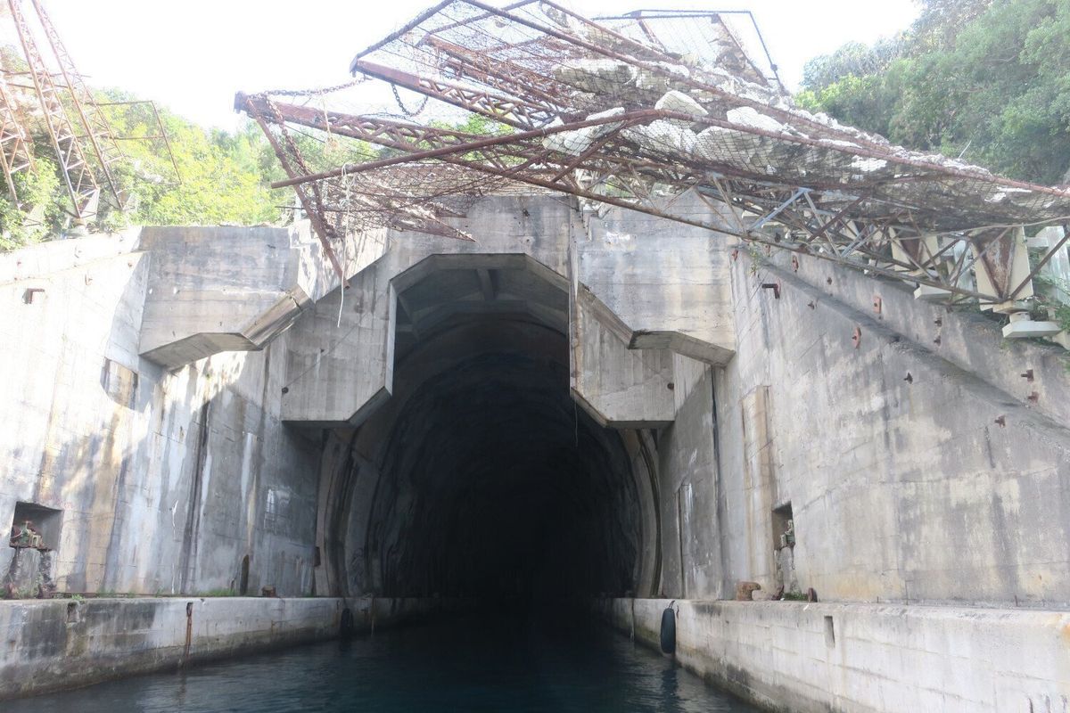 Submarine tunnel