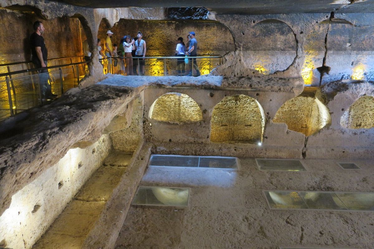 Dara burial